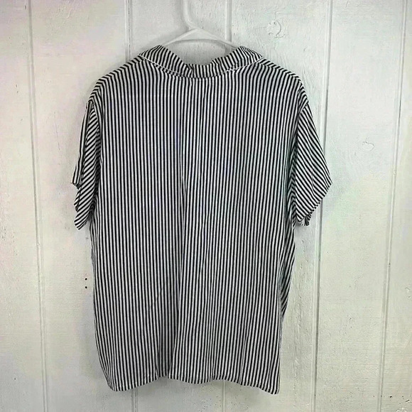 Splendid Women’s Blue & White Striped Short Sleeve Pajama Style Top Size L NWT - Picture 5 of 9